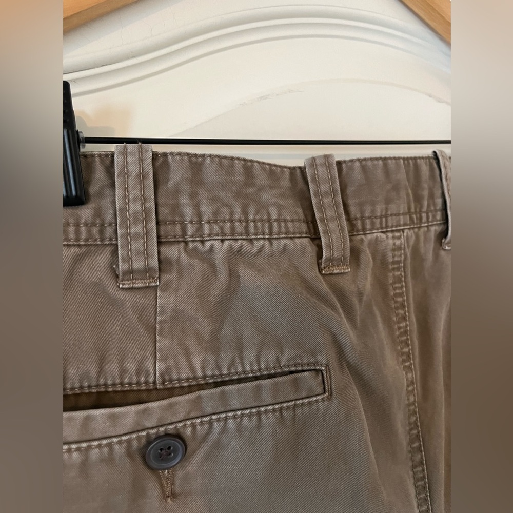 Eddie Bauer Light Brown Khaki Shorts, Front Pleats, Men’s Size 40 - Picture 2 of 12